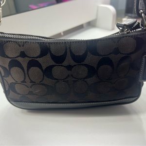 Vintage Signature Coach Demi 6094 black leather shoulder wristlet